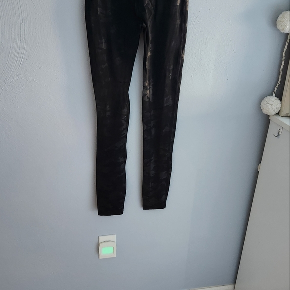 Spanx leggings - Picture 3 of 3